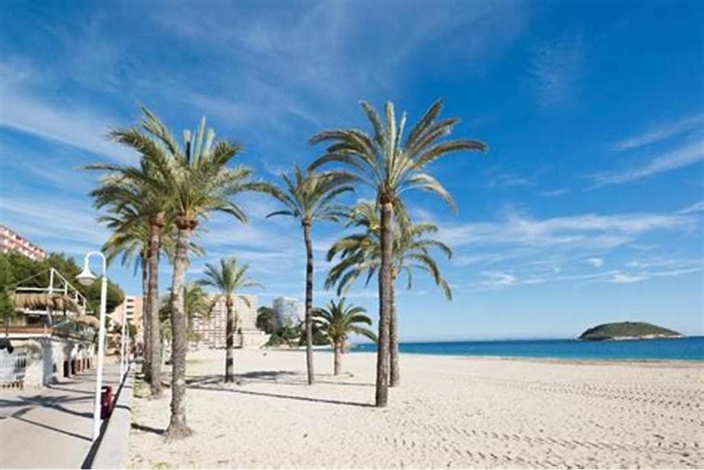 Est1-Spaciouss Appartment In The Beach, Bbq, Downtonwn, Parking, Fast Wifi Fibre Roses Eksteriør billede