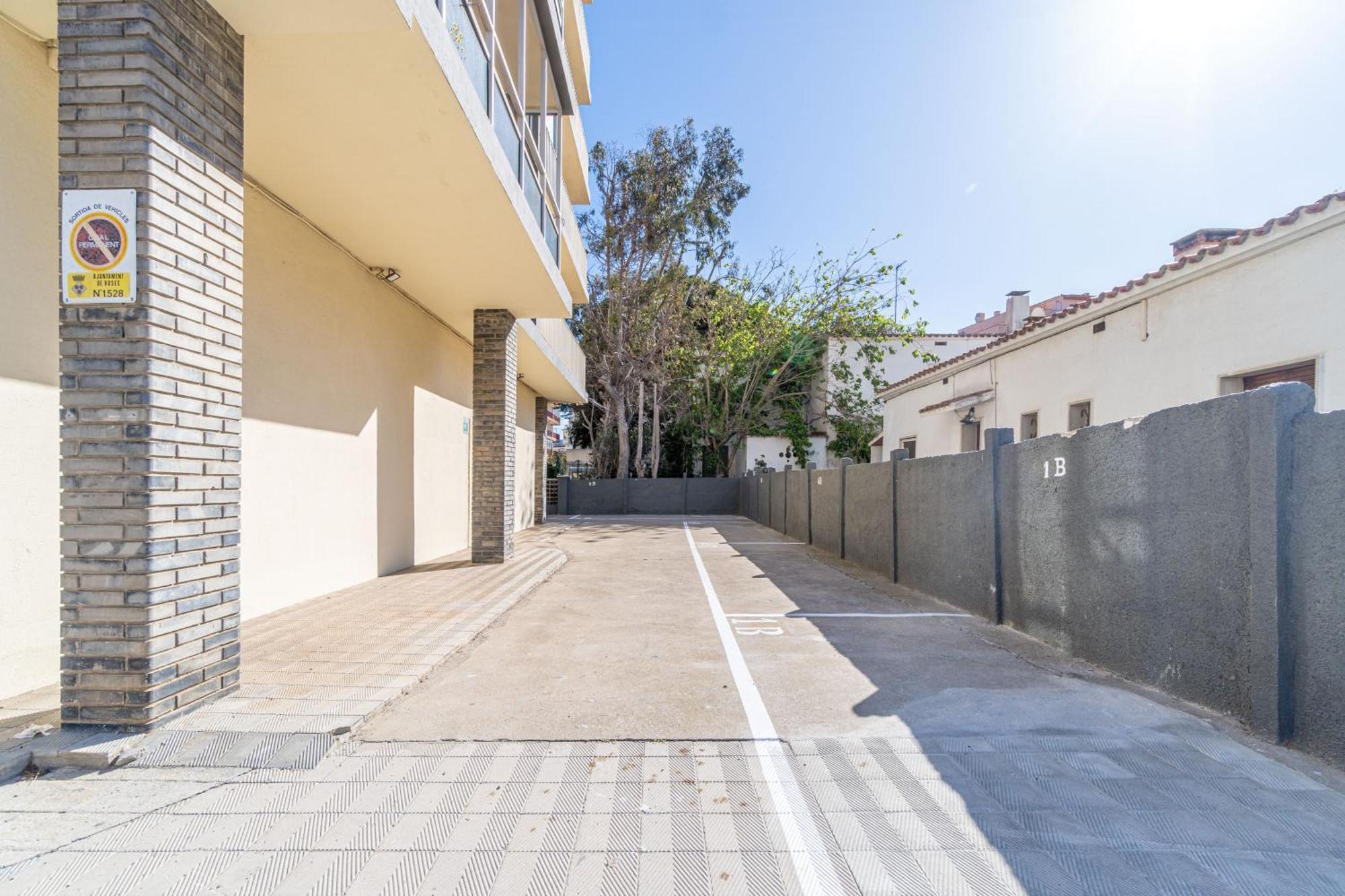 Est1-Spaciouss Appartment In The Beach, Bbq, Downtonwn, Parking, Fast Wifi Fibre Roses Eksteriør billede